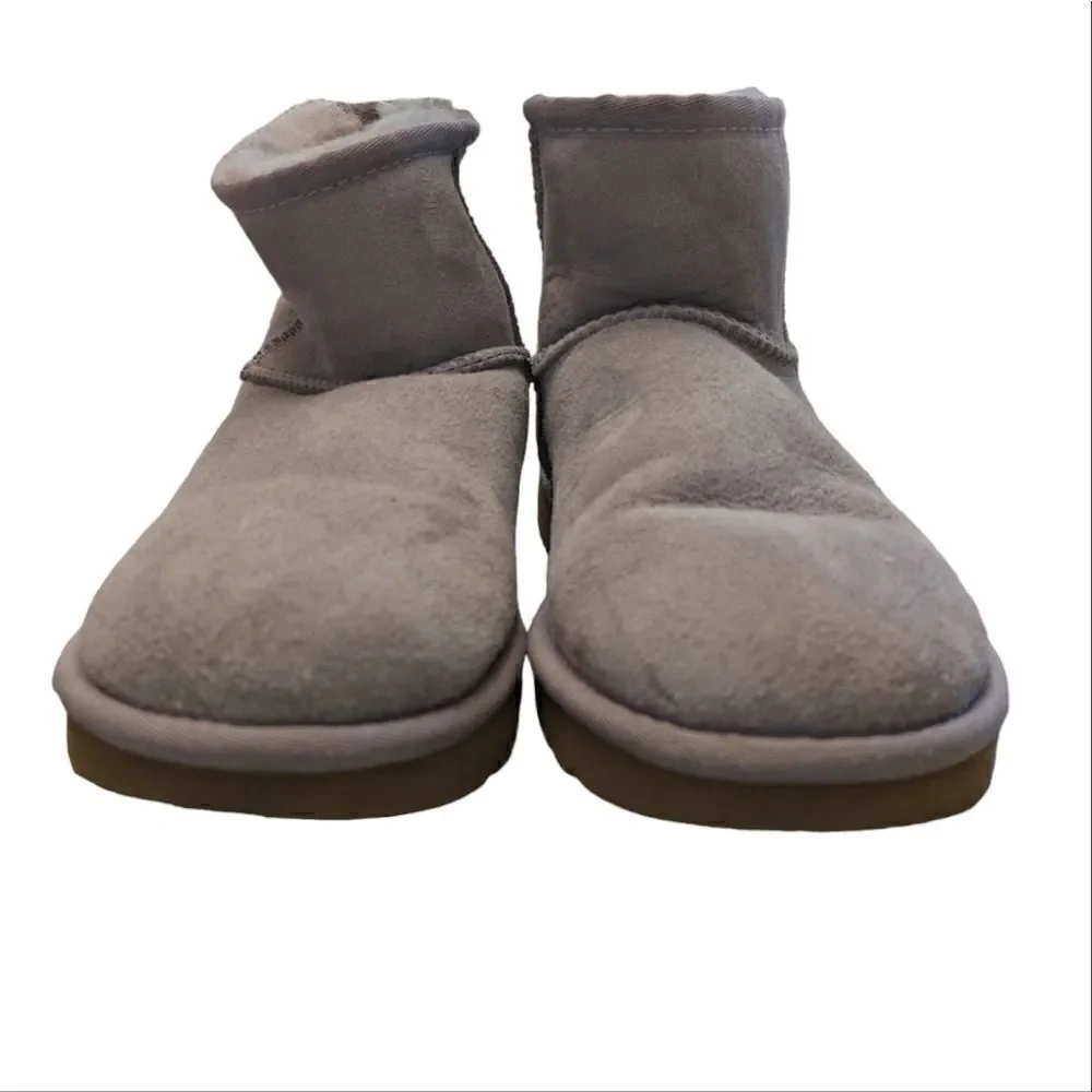 UGG Short Boots II - Lavender Size 6 only worn once